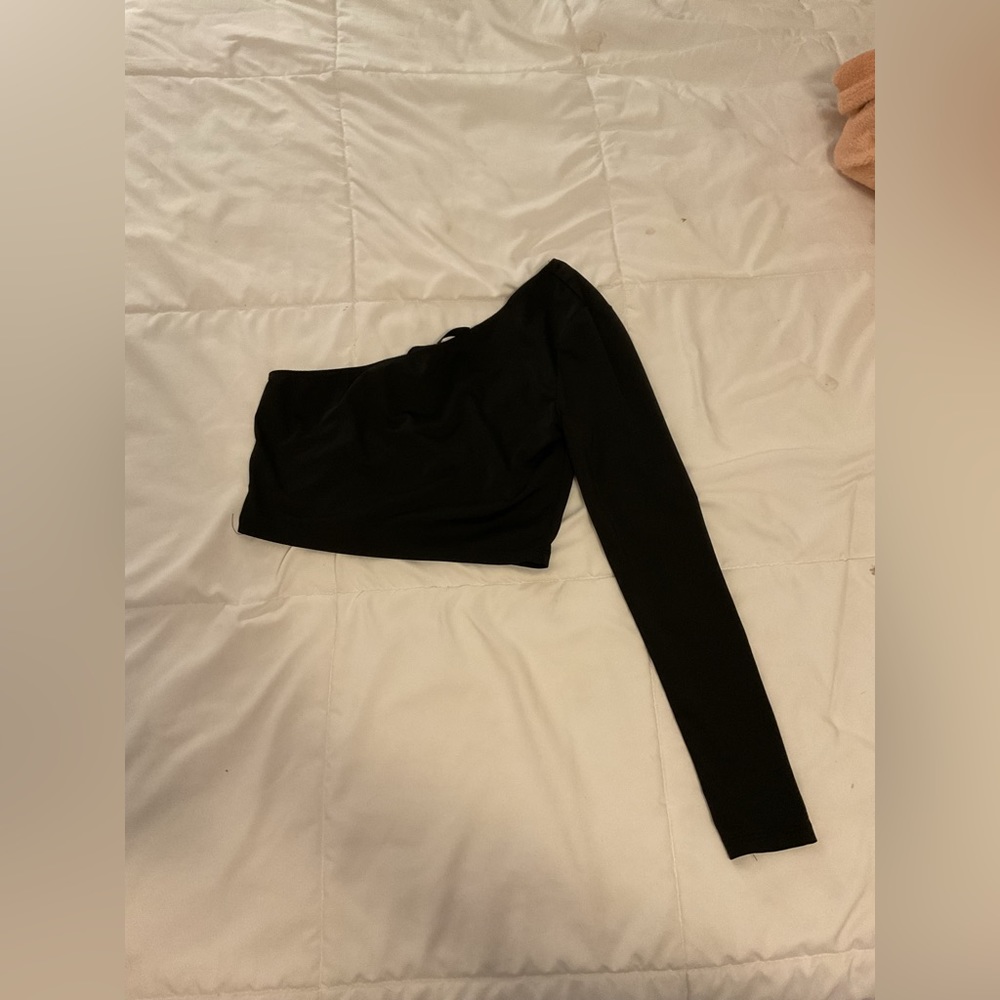 Women's black one sleeve top